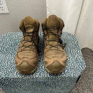 Men’s Salomon FA forces tan boots 9.5
